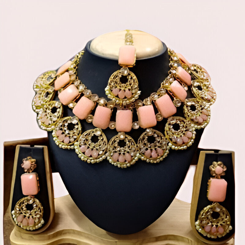 Jeweleries_shoppers_Bazaar.jpg